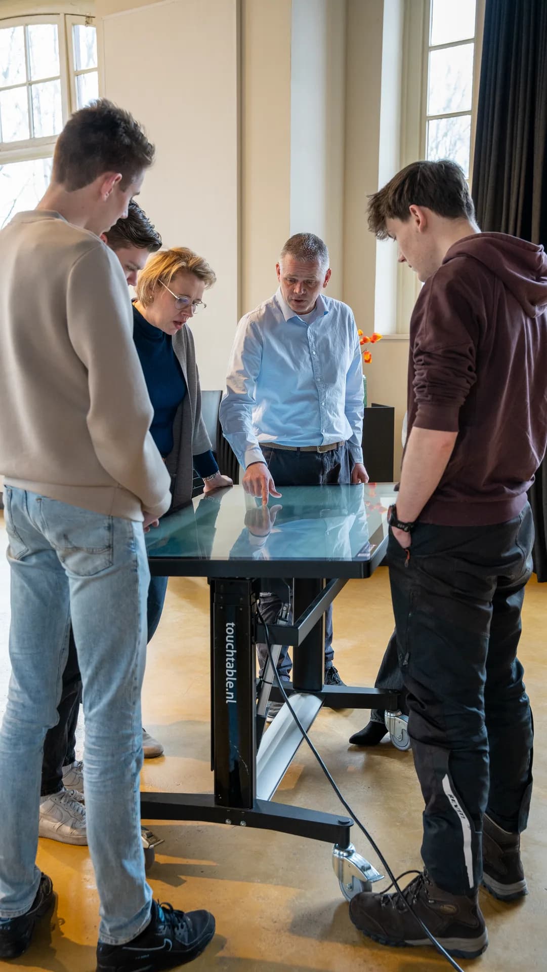 Groepsdiscussie met PraatMee-tafel